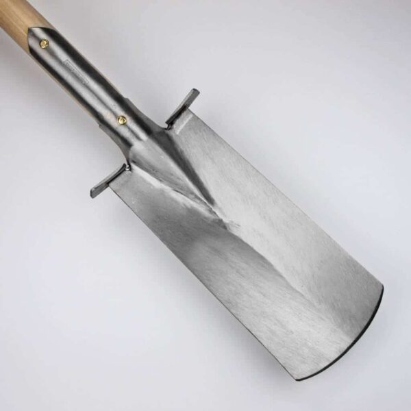 Bêche étroite avec repose-pieds -D-Handle