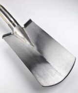 Spade with steps