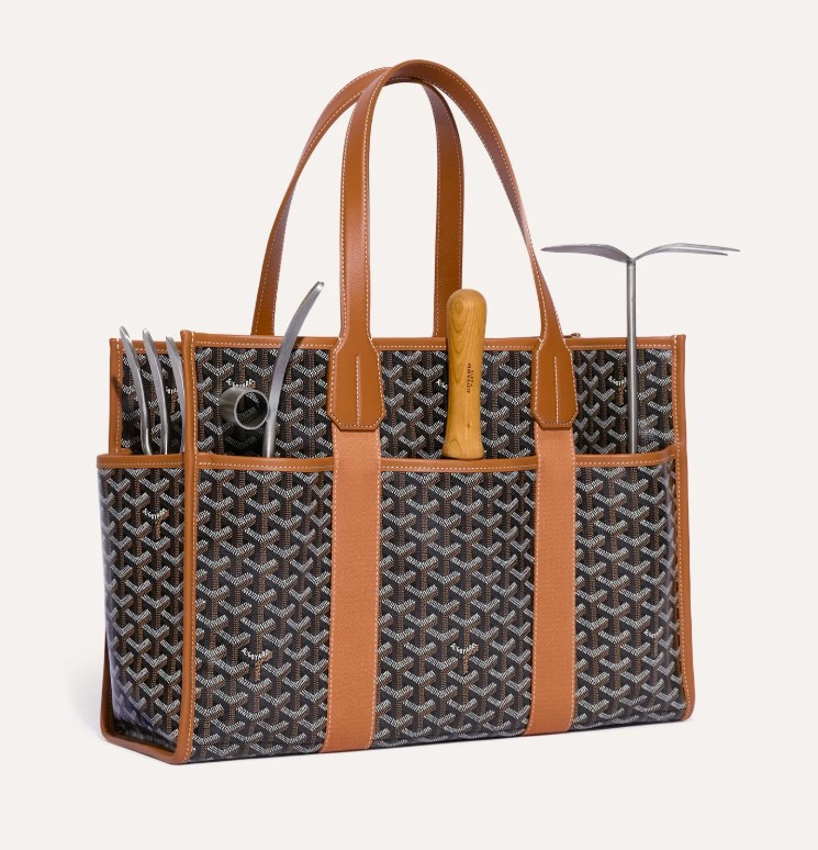 Sneeboer Gartenwerkzeuge glänzen in exklusiver Goyard Tasche